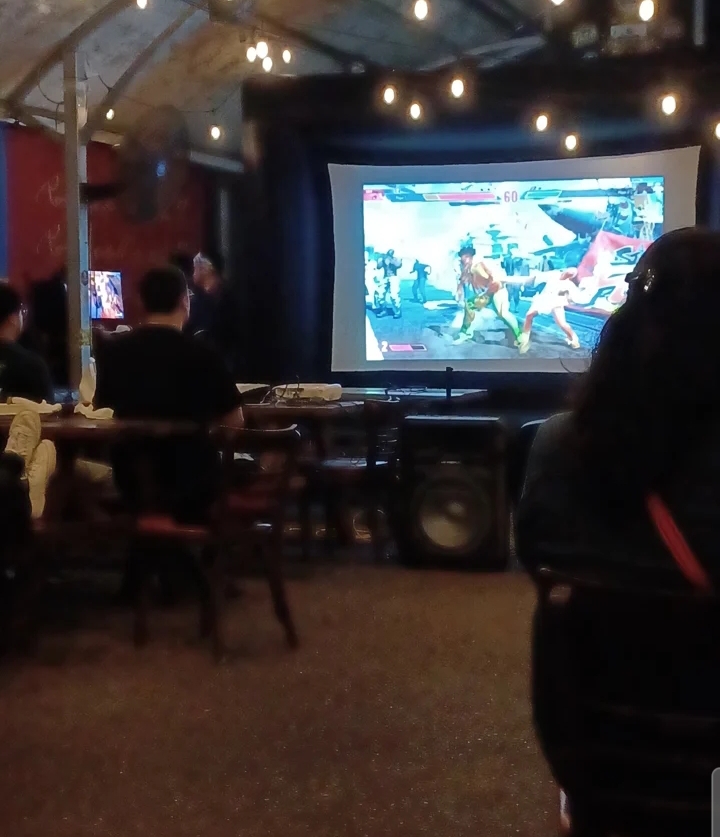 The bar hosting the tournament